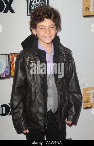 David Mazouz aux arrivées dans le cas d'un examen préalable et Discussion de groupe, Leonard H. Goldenson Theatre, Los Angeles, CA, 23 avril 2012. Photo par : Dee Cercone/Everett Collection Banque D'Images