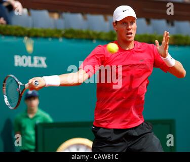 20 avril 2012 - Monaco, Monte-Carlo - 20.04.2012 Monte Carlo, Monaco. THOMAS BERYCH (CZE) en action contre Andy Murray (GBR) lors de l'épreuve quart-de-finale du Masters de Monte-Carlo 2012 joué au Monte Carlo Country Club, Monaco. (Crédit Image : © Michael Cullen/ZUMAPRESS.com) Banque D'Images