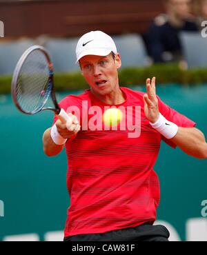 20 avril 2012 - Monaco, Monte-Carlo - 20.04.2012 Monte Carlo, Monaco. THOMAS BERYCH (CZE) en action contre Andy Murray (GBR) lors de l'épreuve quart-de-finale du Masters de Monte-Carlo 2012 joué au Monte Carlo Country Club, Monaco. (Crédit Image : © Michael Cullen/ZUMAPRESS.com) Banque D'Images