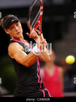 Samantha Stosur (AUS) Aktion Aufschlag, Portrait, Kopf, Gesicht, Tennisball, Einzelbild haus Porsche Tennis Grand Prix 1973 de l'ATA à Stuttgart, Deutschland, am 24.04.2012 Banque D'Images