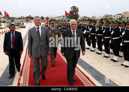 Le 4 janvier 2008 - La Tunisie, Tunisie - Le président palestinien, Mahmoud Abbas (Abou Mazen), arrive à la Tunisie, le 29 avril 2012. Photo par Thaer Ganaim (crédit Image : ©  Apaimages Thaer Ganaim APA/Images/ZUMAPRESS.com) Banque D'Images