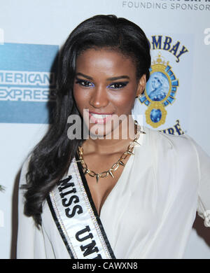 28 avril 2012 - New York, New York, États-Unis - Miss Univers LEILA LOPES assiste à la première de New York 'The Avengers' qui s'est tenue au cours de la soirée de clôture du Festival du film de Tribeca. (Crédit Image : © Kaszerman ZUMAPRESS.com)/Nancy Banque D'Images