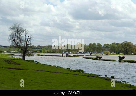 Tewkesbury- UK - 30 avril 2012 - L'inondation des champs à Tewkesbury, Royaume-Uni après de fortes pluies. Banque D'Images