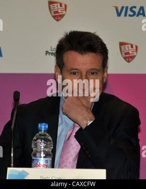 Stade olympique, Stratford, London, UK, mercredi. Le 02/05/2012. Lord Sebastian Coe (président du LOCOG). BUCS Athlétisme lancer conférence de presse. Le premier événement qui aura lieu dans le nouveau stade. Banque D'Images