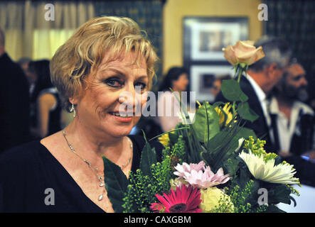 La directrice Olga Sommerova a lancé son long métrage sur la vie de Vera Caslavska (photo) intitulé Vera 68 à Prague, République tchèque le 2 mai 2012. La République tchèque sept fois vainqueur olympique, gymnaste Vera Caslavska, célébrera son 70e anniversaire, le jeudi 3 mai 2012. Caslavska a remporté trois g Banque D'Images