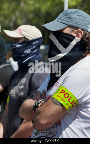 Barcelone, ​​May 3. 2012.-Des milliers de policiers contrôlent la ville, certains en civil et avec son visage couverts, en particulier autour de l'hôtel Arts qui accueille le sommet de la Banque centrale européenne. Banque D'Images