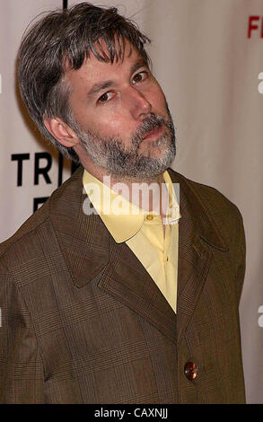 Le 1 mai 2006 - New York, New York, États-Unis - K48527ML.5E ÉDITION DU FESTIVAL DU FILM DE TRIBECA-'LA PREMIÈRE FOIS 'MIMI'' PREMIERE PACE UNIVERSITY SCHIMMEL CENTER-NYC .05/01/06. - ADAM YAUCH(2006.Image Crédit : © Mitchell Levy/Photos/ZUMAPRESS.com) Globe Banque D'Images