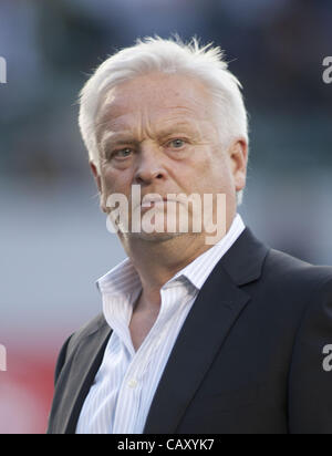 5 mai 2012 - Carson, Californie, USA - Hans Backe, entraîneur-chef de la Red Bulls au Home Depot Center de Carson, en Californie, le samedi 5 mai 2012. Les Red Bulls défait Les LA Galaxy par un score de 1-0. (Crédit Image : © Javier Rojas/Prensa Internacional/ZUMAPRESS.com) Banque D'Images