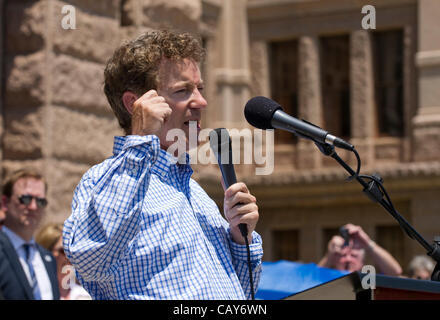 Le sénateur américain Paul Rand du Kentucky, fils de candidat présidentiel Ron Paul, parle à une Tea Party rassemblement à Austin, Texas. Banque D'Images