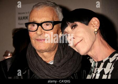 Le 15 février 2011 - Hollywood, Californie, États-Unis - J14822CHW .''Vidal Sassoon'' Le Film - Los Angeles .Dépistage Hammer Museum - Billy Wilder Theatre, Los Angeles, CA.02/15/2011 .PEGGY MOFFITT et Vidal Sassoon . 2011 (Crédit Image : © Clinton Wallace/Photos/ZUMAPRESS.com) Globe Banque D'Images