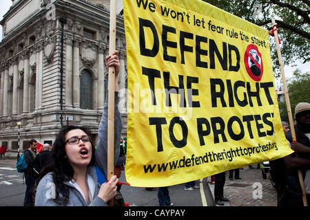 Un jour où 400 000 travailleurs du secteur public en grève plus de réductions, soldes et pensions, d'autres manifestants sont venus protester contre la police et de défendre le droit de manifester. Londres, Royaume-Uni. Banque D'Images