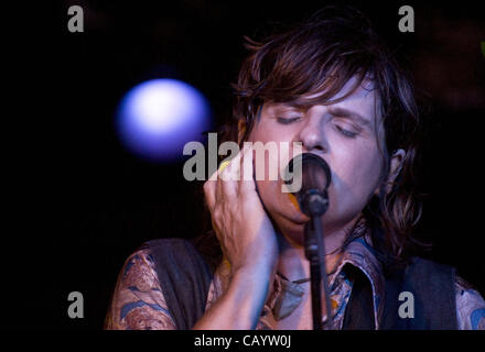 Mai 10, 2012 - Ann Arbor, Michigan, États-Unis - Amy Ray de l'Indigo Girls en prestation au Blind Pig à Ann Arbor, MI, le 10 mai 2012. (Crédit Image : © Mark Bialek/ZUMAPRESS.com) Banque D'Images