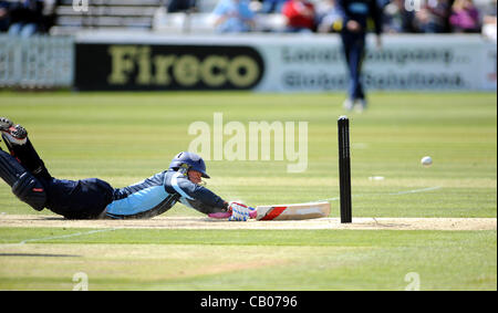 Batteur de requins Sussex Matt Machan brouille une course rapide contre les licornes dans leur ligue Clydesdale Bank 40 match de cricket du comté de la masse dans l'Probiz Hove aujourd'UK Banque D'Images