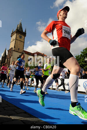 Prague International Marathon l'événement a eu lieu le dimanche 13 mai, 2012. (Photo/CTK Michal Krumphanzl) Banque D'Images