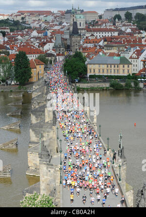 Prague International Marathon l'événement a eu lieu le dimanche 13 mai, 2012. (Photo/CTK Stanislav Zbynek) Banque D'Images