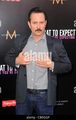 Thomas Lennon aux arrivées de ce à quoi s'attendre LORSQUE VOUS ATTENDEZ DES Premiere, le Grauman's Chinese Theatre, Los Angeles, CA, 14 mai 2012. Photo par : Dee Cercone/Everett Collection Banque D'Images