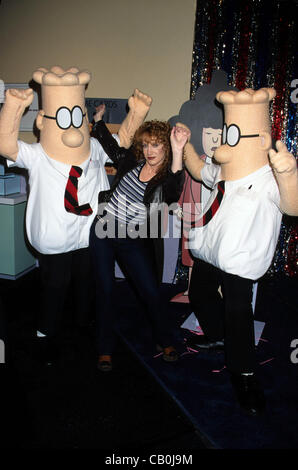 8 janvier 1999 - Hollywood, Californie, États-Unis - K10522LR.KATHY GRIFFIN.TCA Press Tour d'UPN, Ritz Carlton, Pasadena, CA. 01/08/1999 Crédit : Images(Â© Lisa Rose/Photos/ZUMAPRESS.com) Globe Banque D'Images