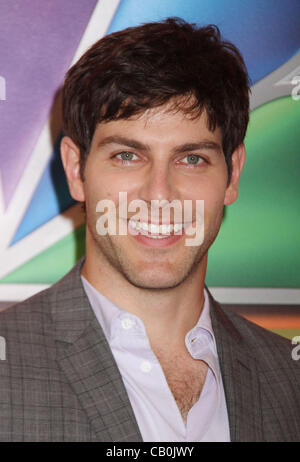 14 mai 2012 - New York, New York, États-Unis - DAVID GIUNTOLI assiste à la NBC 2012 Présentation Upfront tenue au Radio City Music Hall. (Crédit Image : © Kaszerman ZUMAPRESS.com)/Nancy Banque D'Images