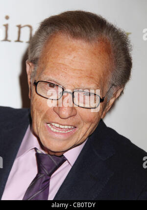 16 mai 2012 - New York, New York, États-Unis - Larry King assiste à la 'Friars Club roti de Betty White' qui a eu lieu à l'hôtel Sheraton New York Hotel. (Crédit Image : © Kaszerman ZUMAPRESS.com)/Nancy Banque D'Images
