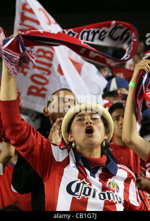 19 mai 2012 - Los Angeles, Californie, États-Unis - Chivas USA fans crier pendant un match contre le MLS Los Angeles Galaxy au Home Depot Center de Carson, en Californie. Le Chivas a obtenu une victoire de 1-0 sur Galaxie. (Crédit Image : © Chiu/ZUMAPRESS.com) Ringo Banque D'Images