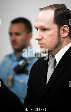 Oslo, Norvège. 21/05/2012. Attentats terroristes et extrémistes de droite Anders Behring Breivik comparaît devant le tribunal au cours de ses dix semaines à Oslo palais de justice. Banque D'Images