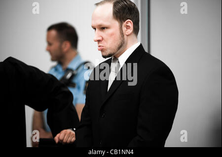 Oslo, Norvège. 21/05/2012. Attentats terroristes et extrémistes de droite Anders Behring Breivik comparaît devant le tribunal au cours de ses dix semaines à Oslo palais de justice. Banque D'Images