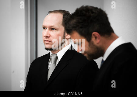 Oslo, Norvège. 21/05/2012. Attentats terroristes et extrémistes de droite Anders Behring Breivik comparaît devant le tribunal au cours de ses dix semaines à Oslo palais de justice. Banque D'Images