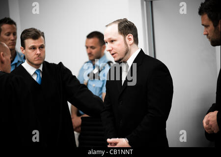 Oslo, Norvège. 21/05/2012. Attentats terroristes et extrémistes de droite Anders Behring Breivik comparaît devant le tribunal au cours de ses dix semaines à Oslo palais de justice. Banque D'Images