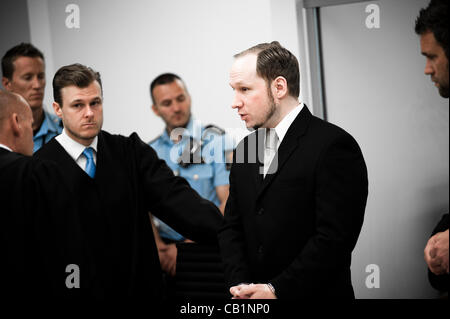 Oslo, Norvège. 21/05/2012. Attentats terroristes et extrémistes de droite Anders Behring Breivik comparaît devant le tribunal au cours de ses dix semaines à Oslo palais de justice. Banque D'Images