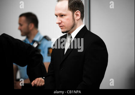 Oslo, Norvège. 21/05/2012. Attentats terroristes et extrémistes de droite Anders Behring Breivik comparaît devant le tribunal au cours de ses dix semaines à Oslo palais de justice. Banque D'Images