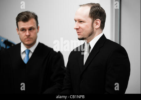 Oslo, Norvège. 21/05/2012. Attentats terroristes et extrémistes de droite Anders Behring Breivik comparaît devant le tribunal au cours de ses dix semaines à Oslo palais de justice. Banque D'Images