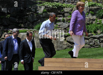 19 mai 2012 - Russie - Mai 19,2012.Camp David, au Maryland, aux États-Unis. Sommet du G8 2012...sur la photo : de gauche à droite le premier ministre du Canada, Stephen Harper, le président de la France, François Hollande, le président américain Barack Obama, la chancelière allemande Angela Merkel. (Crédit Image : © PhotoXpress/ZUMAPRESS.com) Banque D'Images