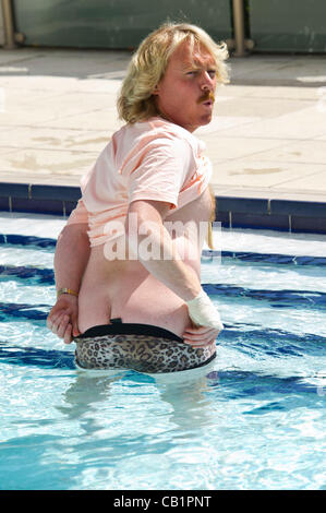 Leigh Francis (comédien) à caractère comme Keith Lemon, à une séance de photos pour film 'Keith Lemon - Le Film' 65e Festival de Cannes 2012 L'Hôtel Martinez, Cannes, France Samedi 19 Mai 2012 Banque D'Images