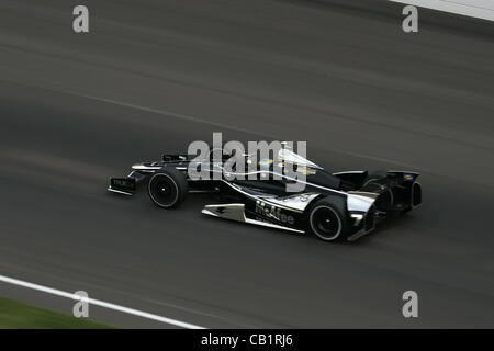 20 mai 2012 - Indianapolis, Indiana, États-Unis - IZOD Indycar Series, Indy 500, Indianapolis, IN, la qualification, la pratique, Mai 18-27 2012, Sébastien Bourdais (Chevrolet Racing Dragon Image Crédit : © Ron Bijlsma/ZUMAPRESS.com) Banque D'Images