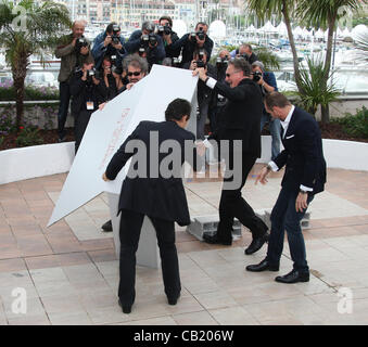 ALBERT DUPONTEL Gustave Kervern BENOIT DELEPINE & BENOIT POELVOORDE LE GRAND SOIR ( LE GRAND SOIR ) PHOTOCALL CANNES FILM FES Banque D'Images