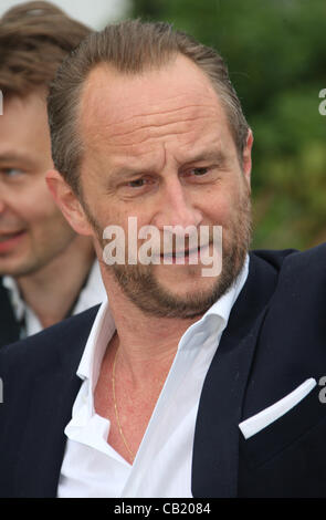 BENOIT POELVOORDE LE GRAND SOIR ( LE GRAND SOIR ) PHOTOCALL CANNES FILM FESTIVAL 2012 PALAIS DES FESTIVAL CANNES FRANCE 22 Ma Banque D'Images