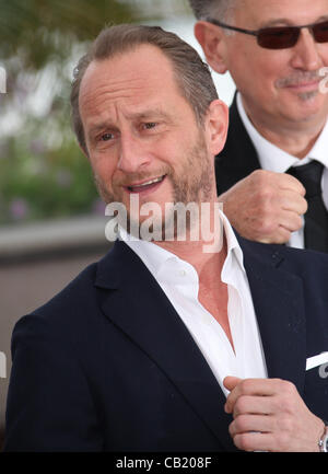 BENOIT POELVOORDE LE GRAND SOIR ( LE GRAND SOIR ) PHOTOCALL CANNES FILM FESTIVAL 2012 PALAIS DES FESTIVAL CANNES FRANCE 22 Ma Banque D'Images