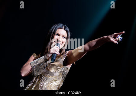 Londres, Royaume-Uni - 22 MAI 2012 : Laura Pausini effectue live at the Royal Albert Hall. Laura Pausini est un Grammy award-winning Italian pop singer-songwriter et commencé sa carrière en 1993. Banque D'Images