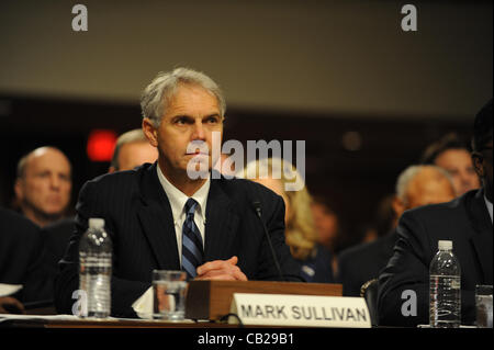 23 mai 2012 - Washington, District of Columbia, États-Unis - .Secret Service Réalisateur Mark Sullivan témoigne devant le comité du Sénat admet que les agents impliqués dans le scandale de prostitution en Colombie Ãƒâ€™n certains vraiment des âneries.Ãƒâ€œ..Le Secrétaire d'État américaine Hillary Clinton et le secrétaire à la défense, Banque D'Images