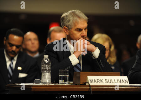 23 mai 2012 - Washington, District of Columbia, États-Unis - .Secret Service Réalisateur Mark Sullivan témoigne devant le comité du Sénat admet que les agents impliqués dans le scandale de prostitution en Colombie Ãƒâ€™n certains vraiment des âneries.Ãƒâ€œ..Le Secrétaire d'État américaine Hillary Clinton et le secrétaire à la défense, Banque D'Images