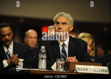 23 mai 2012 - Washington, District of Columbia, États-Unis - .Secret Service Réalisateur Mark Sullivan témoigne devant le comité du Sénat admet que les agents impliqués dans le scandale de prostitution en Colombie Ãƒâ€™n certains vraiment des âneries.Ãƒâ€œ..Le Secrétaire d'État américaine Hillary Clinton et le secrétaire à la défense, Banque D'Images