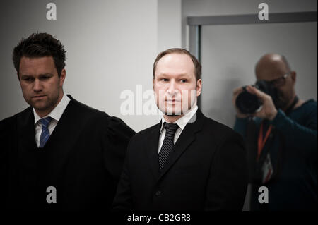 Oslo, Norvège. 24/05/2012. Terroriste norvégien d'extrême droite et Anders Behring Breivik comparaît devant le tribunal au cours de ses dix semaines dans le palais d'Oslo. Banque D'Images