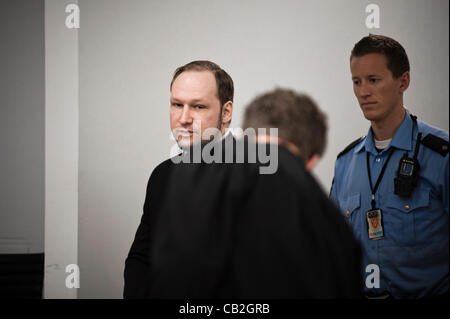 Oslo, Norvège. 24/05/2012. Terroriste norvégien d'extrême droite et Anders Behring Breivik comparaît devant le tribunal au cours de ses dix semaines dans le palais d'Oslo. Banque D'Images