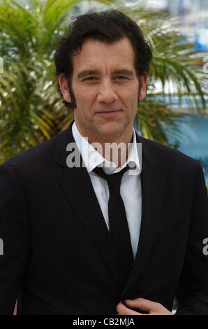 25 mai 2012 - Cannes, France - CANNES, FRANCE - 25 mai : l'Acteur Clive Owen pose à la 'Hemingway & Gellhorn' Photocall au cours de la 65e édition du Festival de Cannes au Palais des Festivals le 25 mai 2012 à Cannes, France. (Crédit Image : © Injimbert ZUMAPRESS.com)/Frederick Banque D'Images