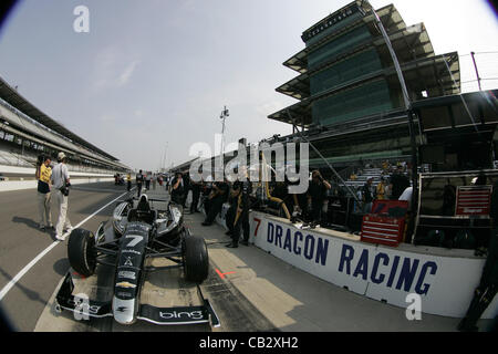 25 mai 2012 - Indianapolis, Indiana, États-Unis - IZOD Indycar Series, Indy 500, Indianapolis, IN, la qualification, la pratique, Mai 18-27 2012, Sébastien Bourdais, Dragon Racing Chevrolet (Image Crédit : © Ron Bijlsma/ZUMAPRESS.com) Banque D'Images