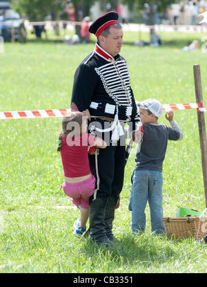 La région de Moscou, Russie - le 27 mai : personnes non identifiées pendant l'unniversary 200 reconstitution de la bataille de Borodino entre les armées russes et français en 1812. 29 mai 2011 à La Moskowa, Russie Banque D'Images