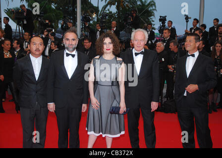 27 mai 2012 - Cannes, France - CANNES, FRANCE - 27 mai : les membres du jury Karim Ainouz, Yu Lik-wai, Jean-Pierre Dardenne, Arsinee Khanjian et Emmanuel Carrere assiste à la cérémonie de clôture et 'Thérèse Desqueyroux' premiere pendant la 65e Cannes Film Festivalon 27 mai 2012 à Cannes, France. (C Banque D'Images