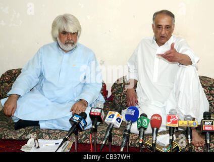 Le président Jamhoori Watan Talal Akbar Bugti lors d'une conférence de presse à Bugti Chambre lundi à Quetta 28 Mai, 2012 Banque D'Images