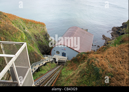 La station de sauvetage de nouveau ouvert en 2012 à Kilcobben Cove sur la péninsule de Lizard à Cornwall, UK Banque D'Images