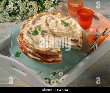 - Rhubarbe meringuée gâteau amandes topping Banque D'Images